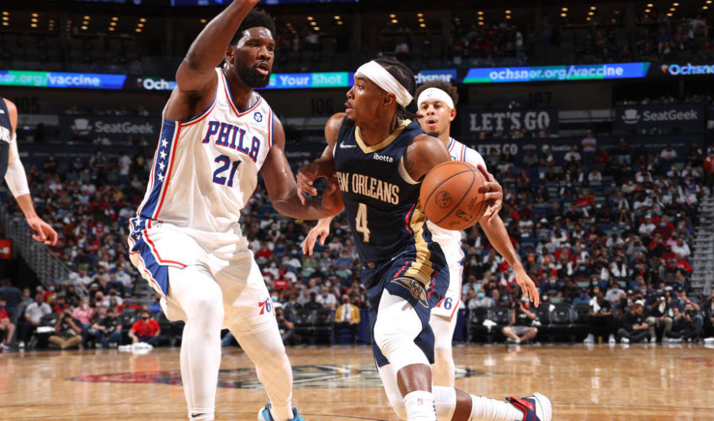 关于人主场告捷，恩比德大号三双，战绩排名第一的信息