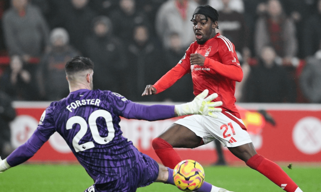 开云娱乐-曼城逆袭利尔，英超劲旅强势登顶积分榜的简单介绍